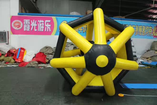广州充气水上滚筒球